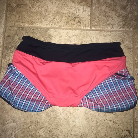 Rare Lululemon Speed Shorts- size 6 - Picture 6 of 6